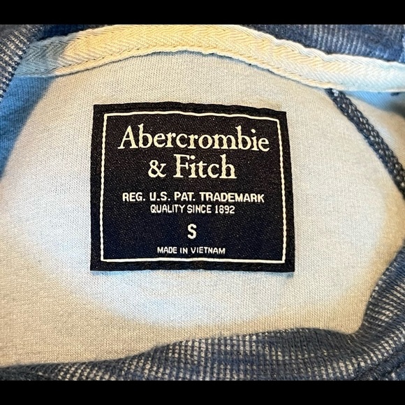 Abercrombie and Fitch long sleeve shirt size S - Picture 3 of 3